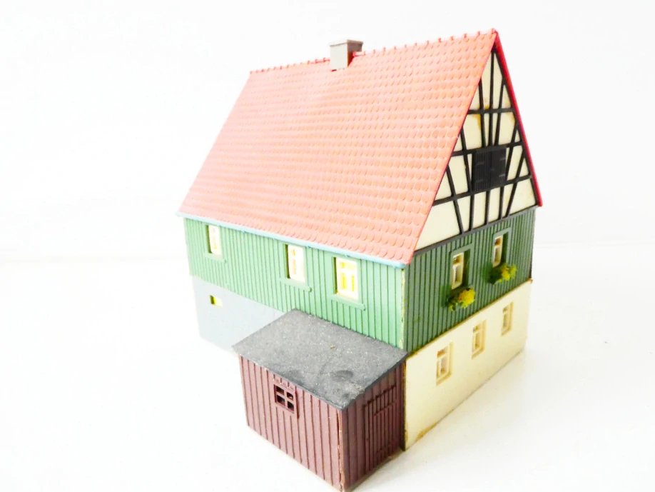 TT/H0 VERO Hrázděné vesnické stavení s kůlnou PĚKNÝ STAV