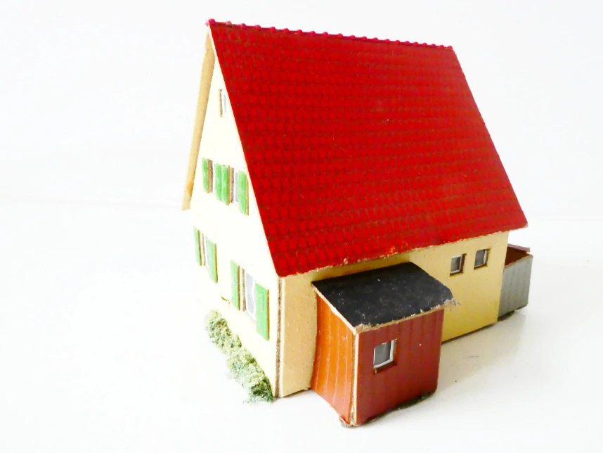 TT Rodinný dům s kůlnou a schodištěm