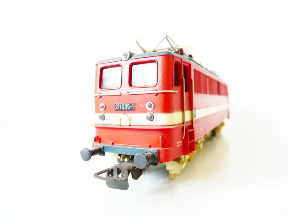 H0 PIKO Elektrická lokomotiva E 211 035-1 DR OSVĚTLENÁ