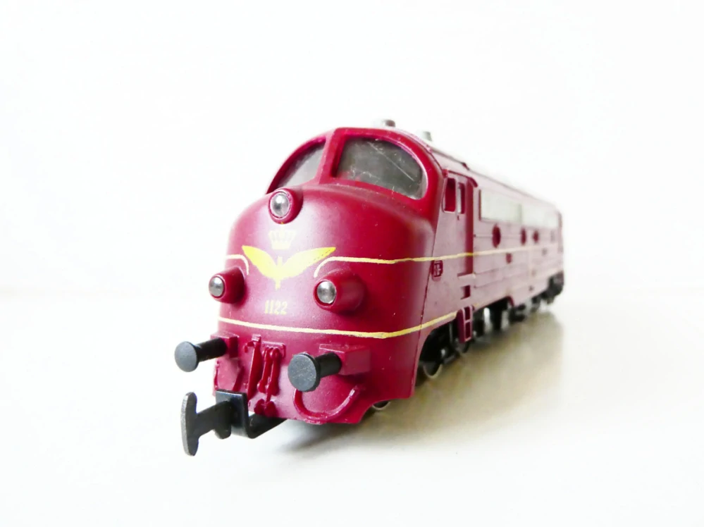 H0 PIKO Dieselová lokomotiva My 1122 Nohab DSB OSVĚTLENÁ PĚKNÝ STAV