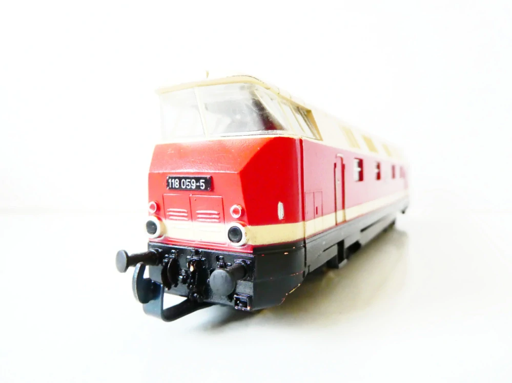 H0 GÜTZOLD Dieselová lokomotiva BR 118 059-5 DR OSVĚTLENÁ PĚKNÝ STAV