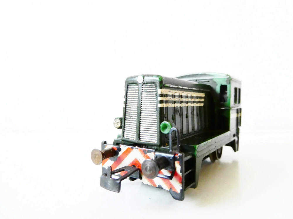 H0 GÜTZOLD Dieselová lokomotiva BN 150 zelená NA SERVIS (jede, ale vrže)