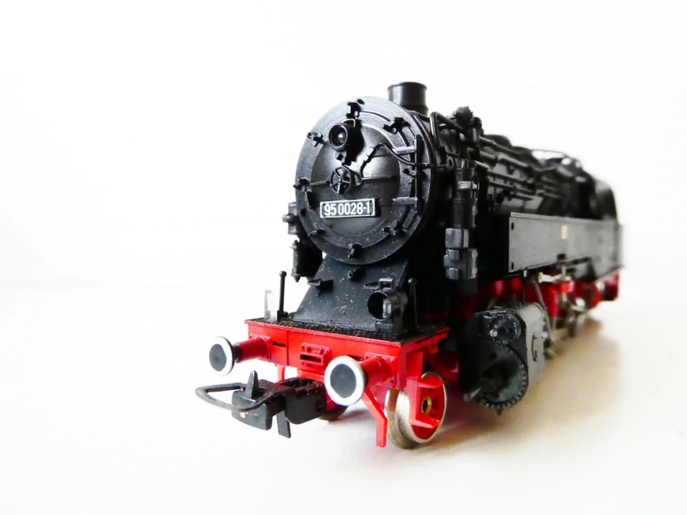 H0 PIKO Parní lokomotiva BR 95 0028-1 DR OSVĚTLENÁ PĚKNÝ STAV