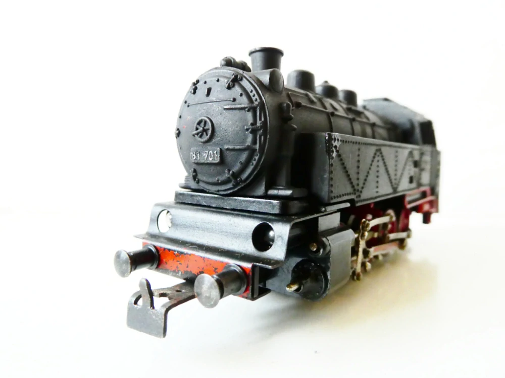 H0 PIKO Parní lokomotiva BR 81 701 DR OSVĚTLENÁ - NA OPRAVU (nejede, pouze svítí)