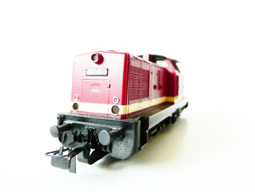 H0 PIKO Dieselová lokomotiva BR 110 025-4 DR OSVĚTLENÁ PĚKNÝ STAV