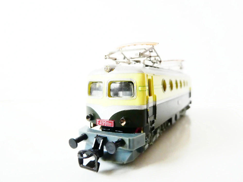 TT BTTB Elektrická lokomotiva E499 001 PĚKNÝ STAV v orig. krabičce s průvodním listem