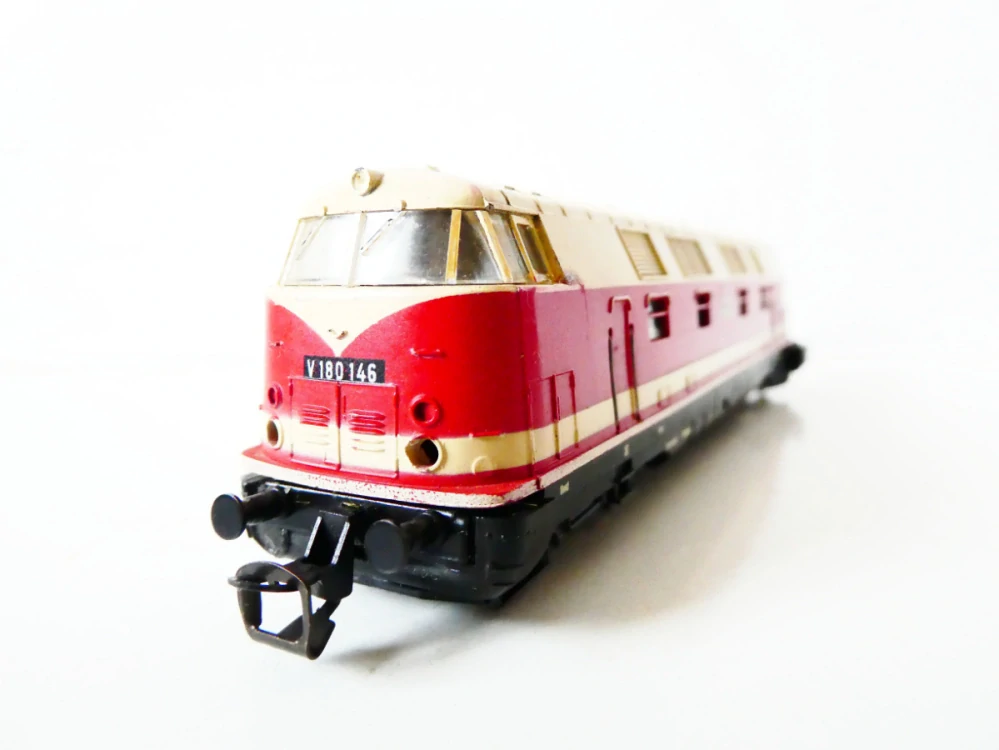 TT ZEUKE  Dieselová lokomotiva V 180 046 DR v orig. krabičce s průvodním listem