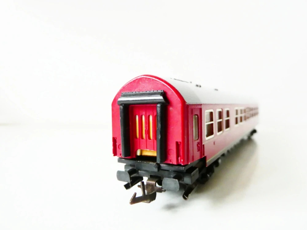 TT ZEUKE Jídelní vůz MITROPA TOP STAV (závlačky na spřáhla přiloženy)