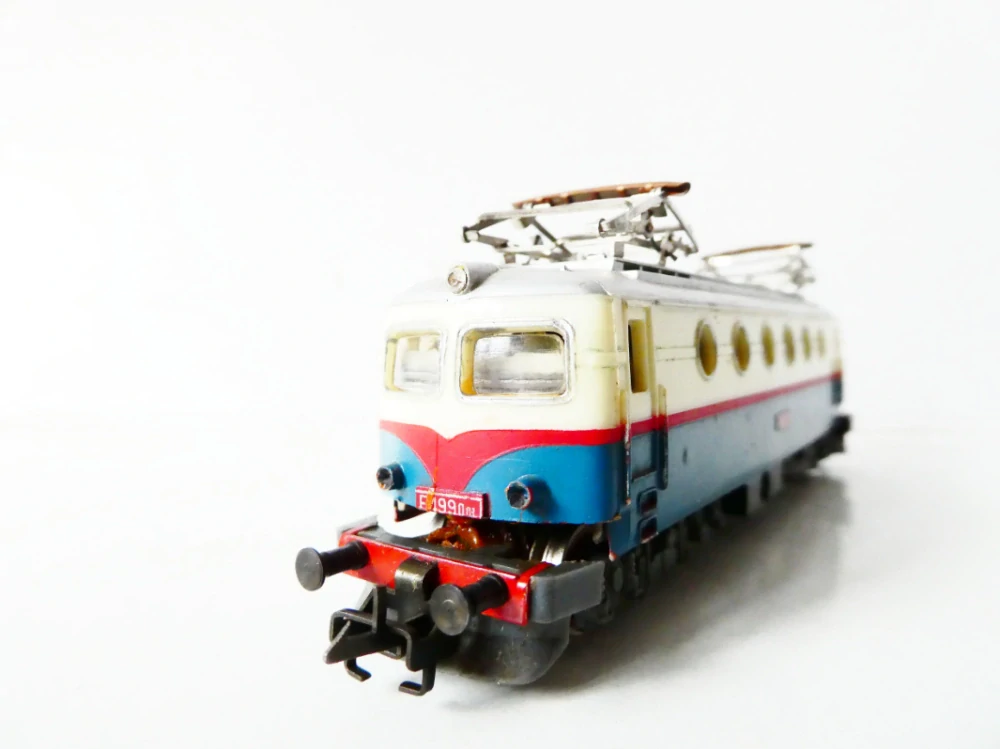 TT ZEUKE Elektrická lokomotiva E499 001 v orig. krabičce NA OPRAVU NEBO NÁHRADNÍ DÍLY