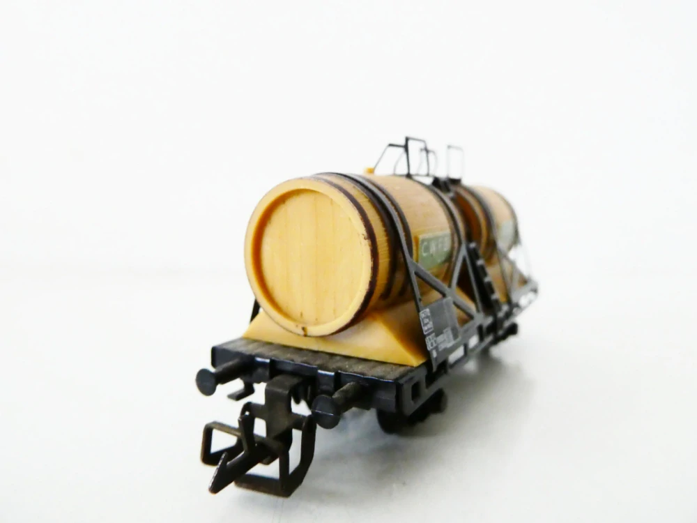 TT ZEUKE Nákladní vůz na víno C.W.F.B. TOP STAV (včetně funkčního spřáhla, které chybí na první foto)