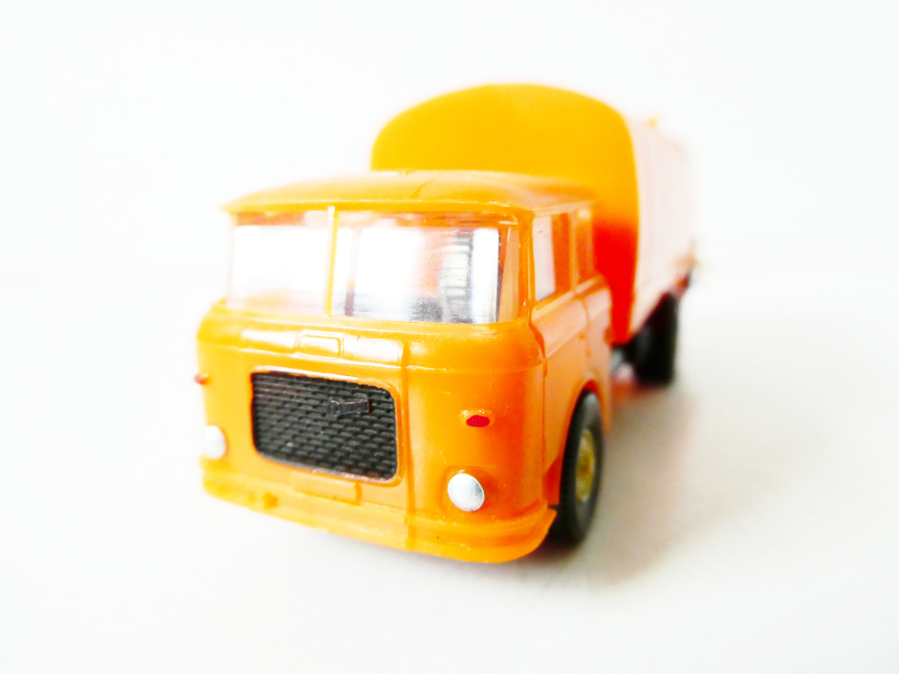 H0 PERMOT HRUSKA  Nákladní automobil ŠKODA 706 RTK "Bobr" - popelářský vůz oranžový PĚKNÝ STAV