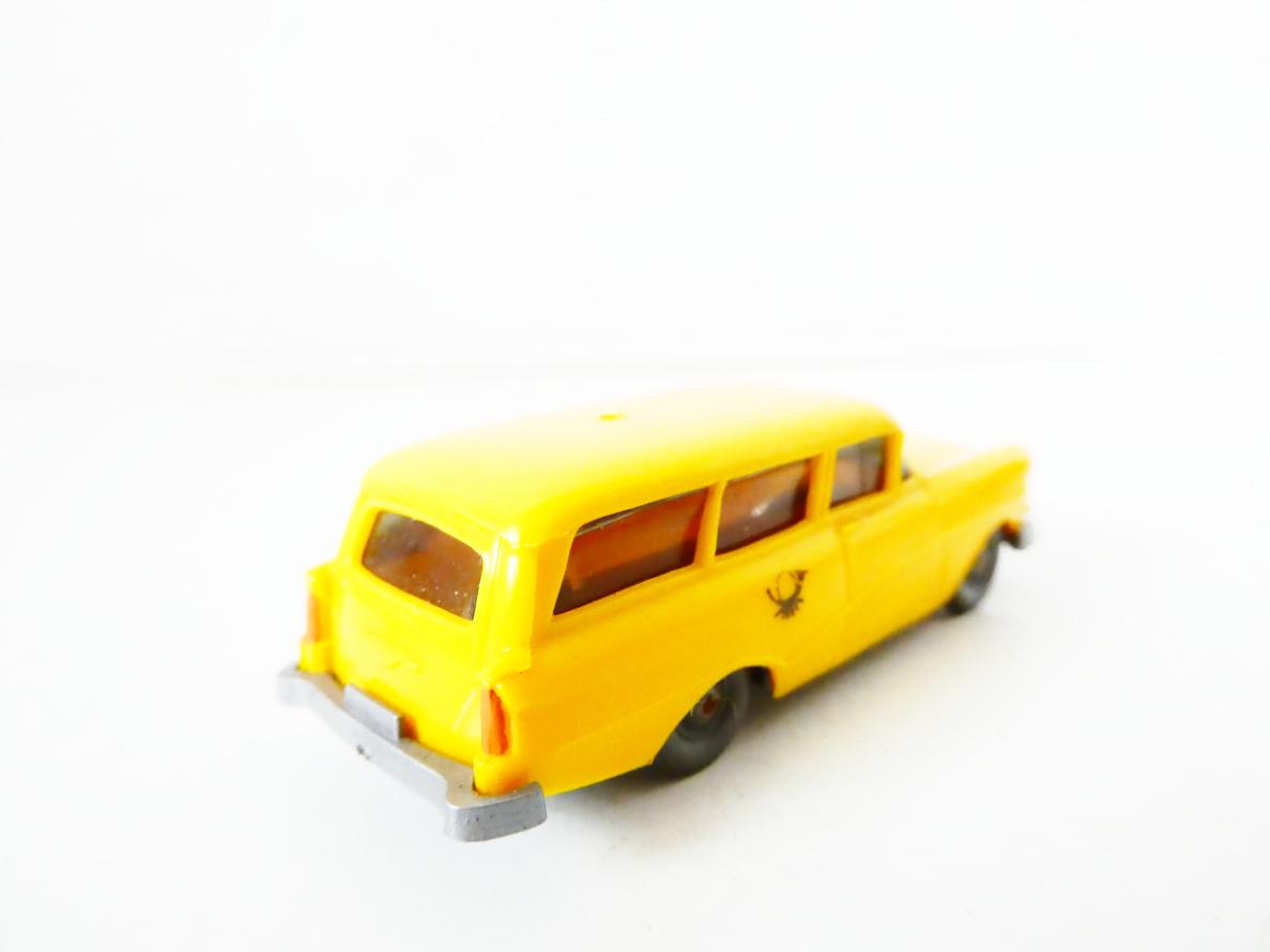 H0 EKO Osobní automobil Opel Rekord P1 Caravan s logem pošty