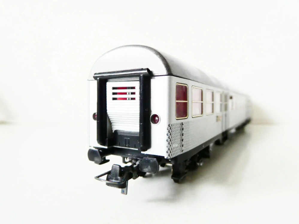 H0 ROWA 3105 (8202) Osobní vůz 2. třídy řady 50 80 22-45 048-2 Bnrb 725 DB Silberling OSVĚTLENÝ PĚKNÝ STAV