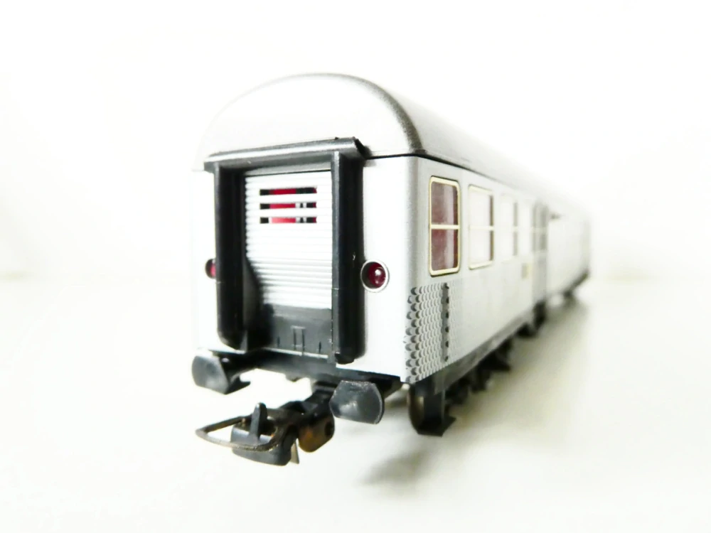 H0 ROWA 3105 (8202) Osobní vůz 2. třídy řady 50 80 22-45 048-2 Bnrb 725 DB Silberling OSVĚTLENÝ PĚKNÝ STAV