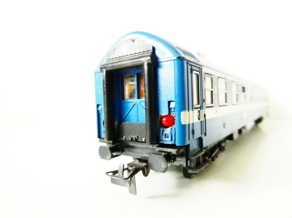 H0 SCHICHT Osobní vůz 1. a 2. tř. 51 55 39-41 021-4 MAV OSVĚTLENÝ PĚKNÝ STAV