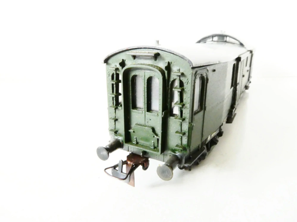 H0 SCHICHT Zavazadlový vůz 621-038 DR OSVĚTLENÝ