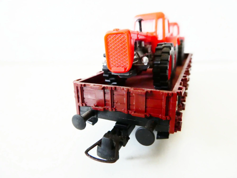 H0 ROCO Nákladní klanicový vůz Nd 3-39177 s nákladem 2x traktor ČSD TOP STAV