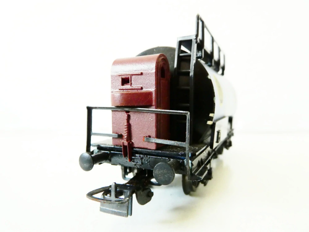 H0 PIKO Cisternový vůz ÖMV 535 016 s budkou brzdaře ÖBB PĚKNÝ STAV