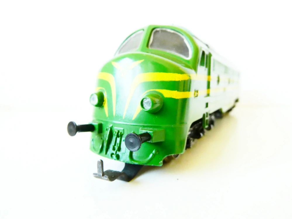 H0 PIKO Dieselová lokomotiva NOHAB 204001 DSB OSVĚTLENÁ PĚKNÝ STAV