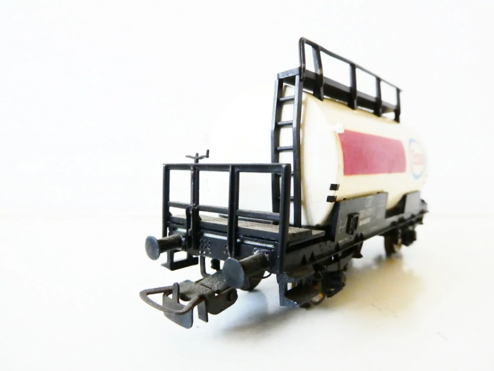 H0 PIKO Cisternový vůz 583 439 ESSO DB TOP STAV