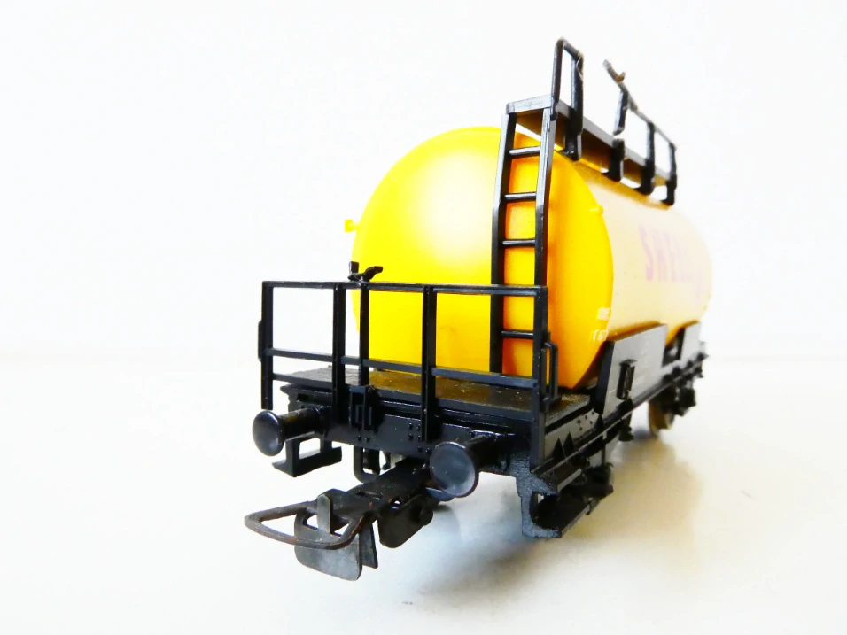 H0 PIKO Cisternový vůz 583 439 SHELL DB