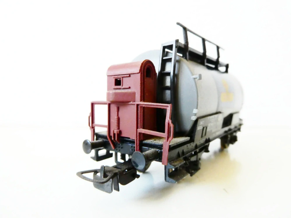 H0 PIKO Cisternový vůz 501 348 SHELL CHEMICALS s budkou brzdaře Belgie SNCB/NMBS 