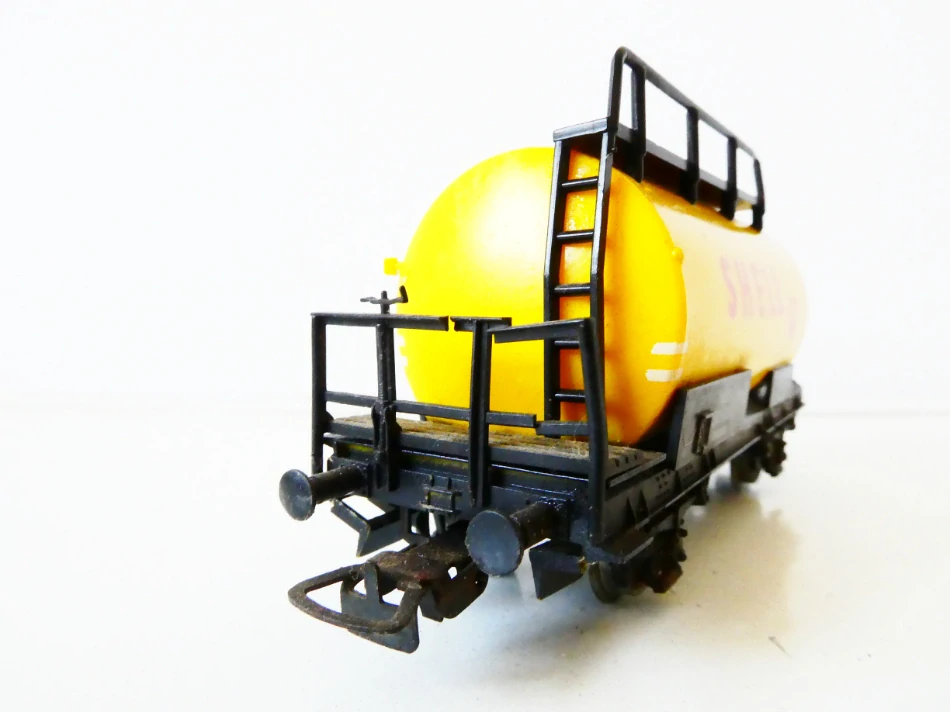 H0 PIKO Cisternový vůz 583 439 SHELL DB