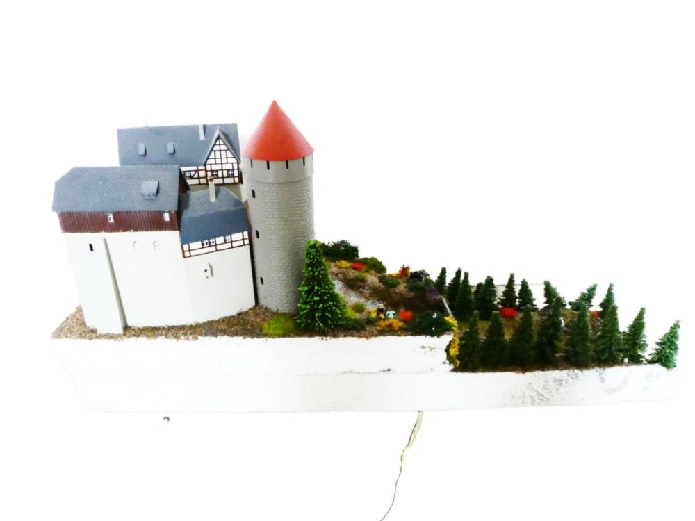 TT/H0 AUHAGEN Hrad Lauterstein s osvětlením na kopci s cestou PĚKNÝ STAV