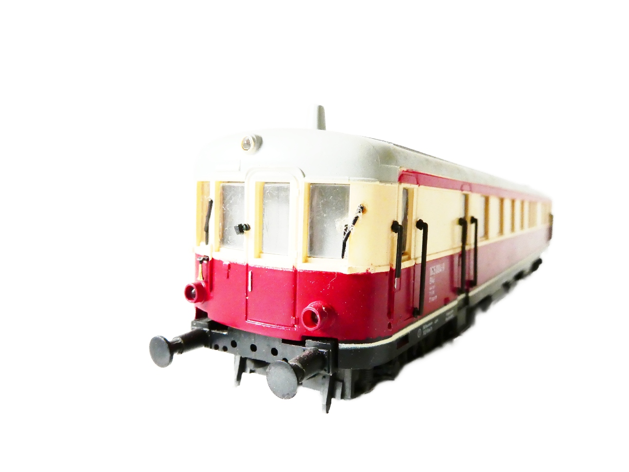 H0 PIKO Motorový vůz BR 185 004-9 k motorové soupravě DR OSVĚTLENÝ