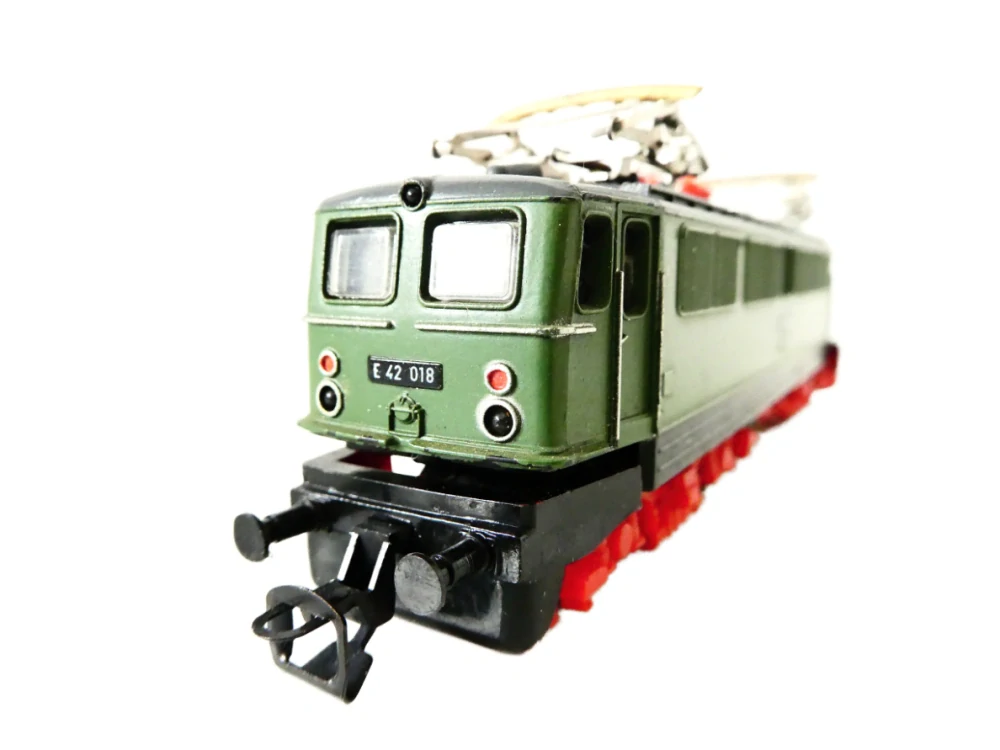TT BTTB GÜTZOLD Elektrická lokomotiva E 42 018 DR OSVĚTLENÁ v originální krabičce