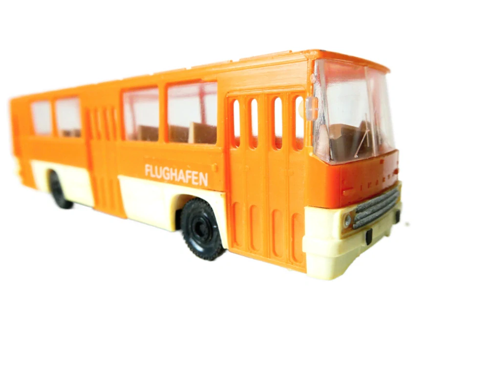 H0 VEB Plastspielwaren Berlin - Autobus Ikarus 260 FLUGHAFEN v orig. krabičce PĚKNÝ STAV