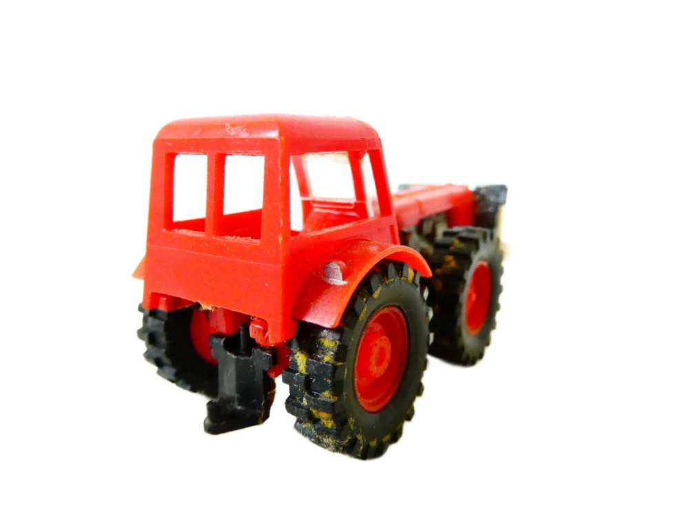 H0 VEB Berlinplast Traktor Dutra D4K 