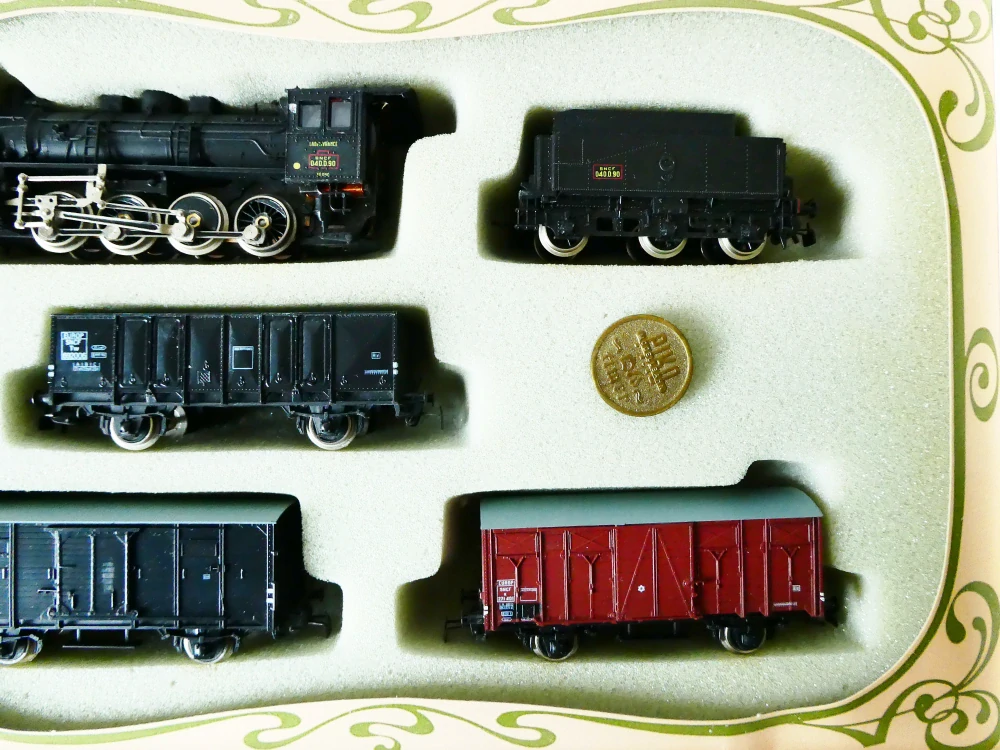 H0 PIKO Historická sada Länderbahnzug 1913 La Délivrance 040.D.90 + 3 vozy SNCF - SBĚRATELSKÝ STAV - NEPOUŽÍVANÁ v originální krabici včetně průvodního listu