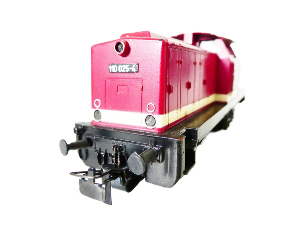 H0 PIKO Dieselová lokomotiva BR 110 025-4 DR OSVĚTLENÁ