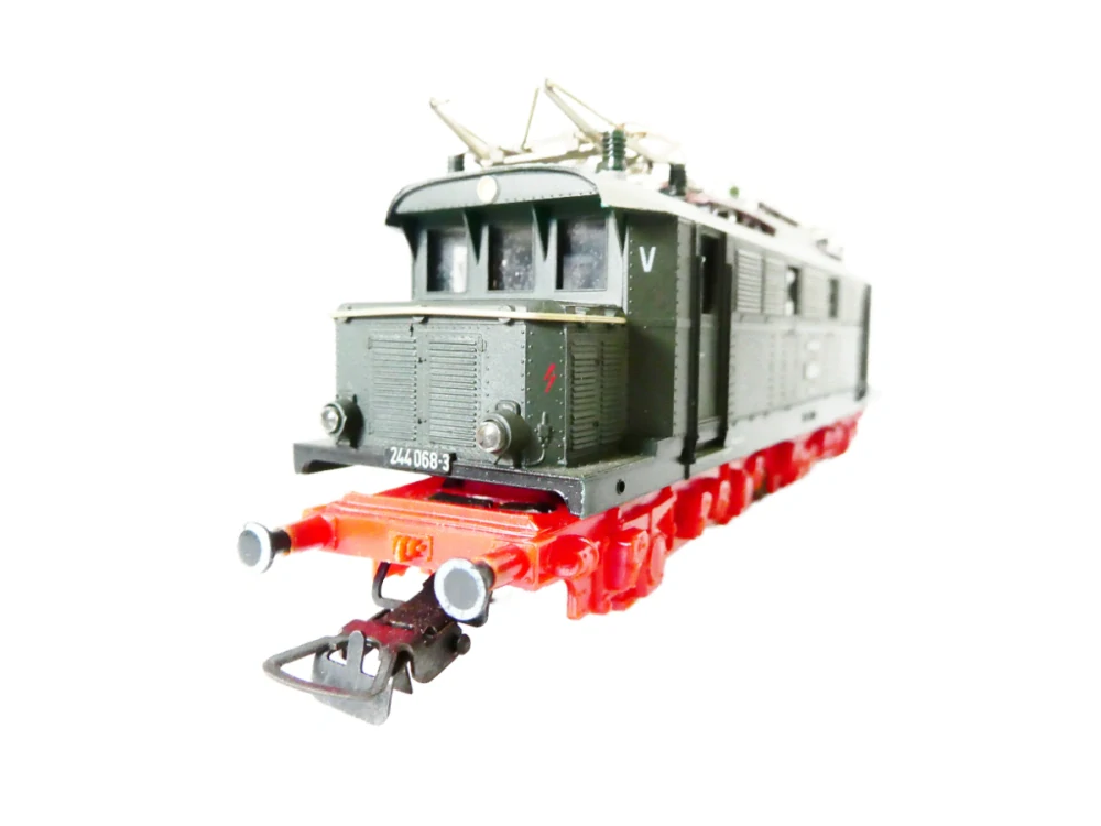 H0 PIKO Elektrická lokomotiva BR 244 068-3 DR OSVĚTLENÁ PĚKNÝ STAV