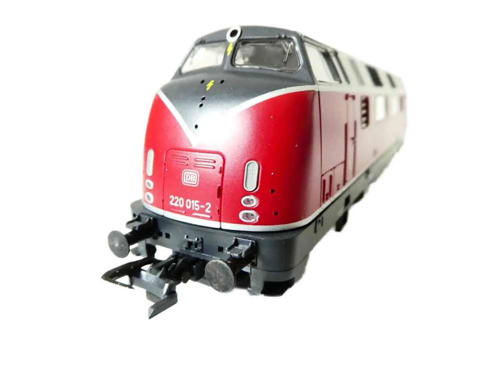 H0 ROCO 63405 Dieselová lokomotiva BR 220 015-2 DB OSVĚTLENÁ NOVÁ NEPOUŽITÁ v originální krabičce s průvodním listem a doplňky