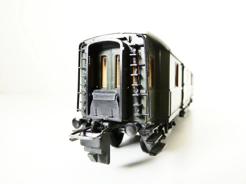 H0 TRIX 3772 Rychlíkový služební vůz 243 051 Pw4üp-04 DRG PĚKNÝ STAV
