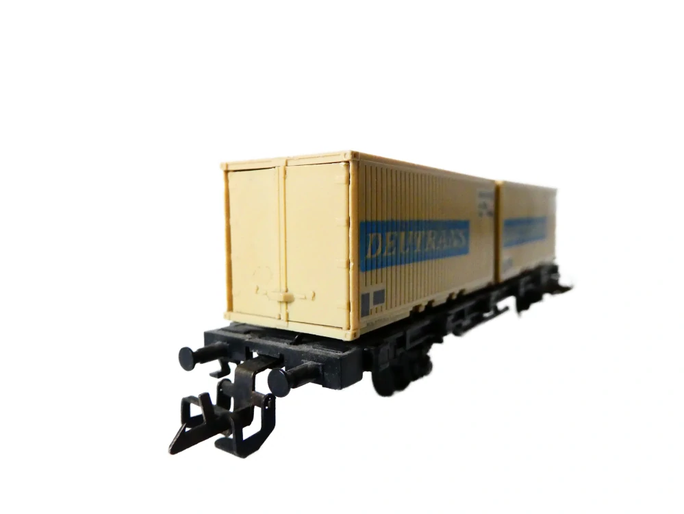 TT ZEUKE Plošinový vůz s kontejnery DEUTRANS s magnety