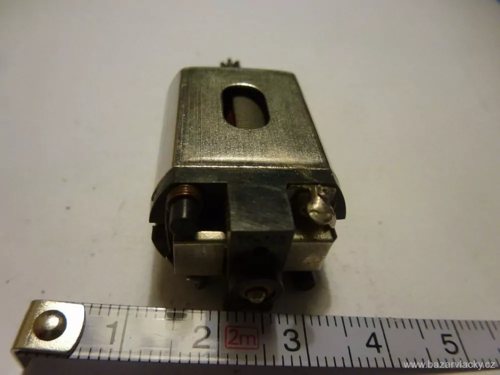 H0 - Motor do lokomotivy