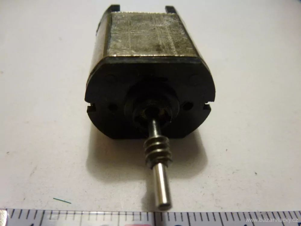 H0 - Motor do lokomotivy