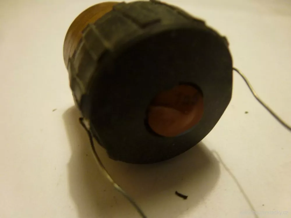 H0 - Motor do lokomotivy "S" 3203 1,5V 4-10 Nm 3200 min 