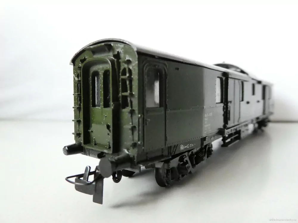 H0 SCHICHT Služební vůz s posuvnými vraty DR OSVĚTLENÝ 