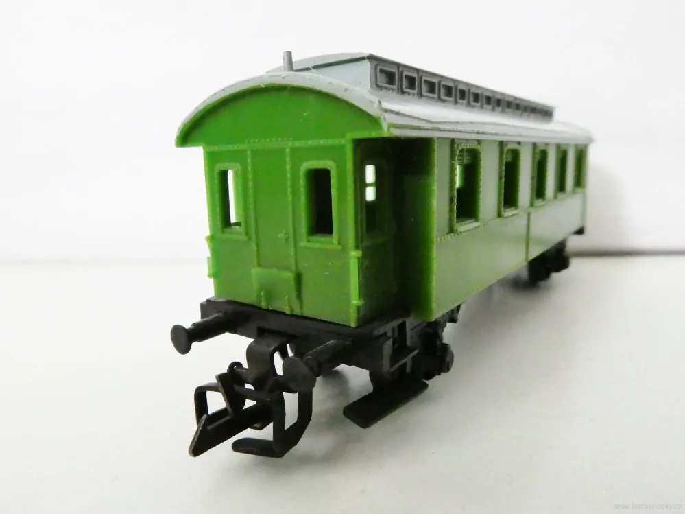 TT ZEUKE Osobní vůz zelený PĚKNÝ STAV