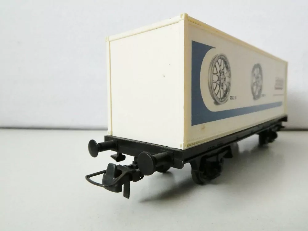 H0 ROCO Nákladní krytý vůz - BBS Technik aus dem Motorsport