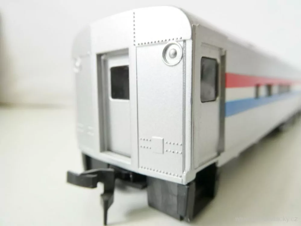 H0 MEHANO Osobní vůz pro soupravu AMTRAK Dinette (bez pojezdů) 