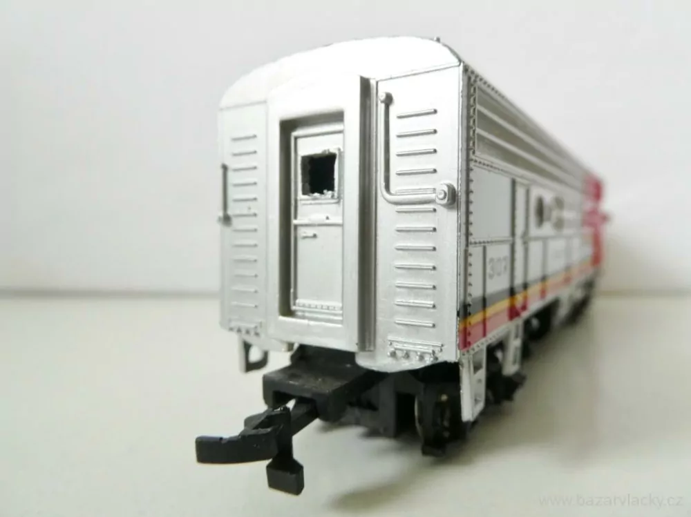 H0 BACHMANN - Dieselová lokomotiva Santa Fe 307 TOP STAV NEPOUŽÍVANÁ