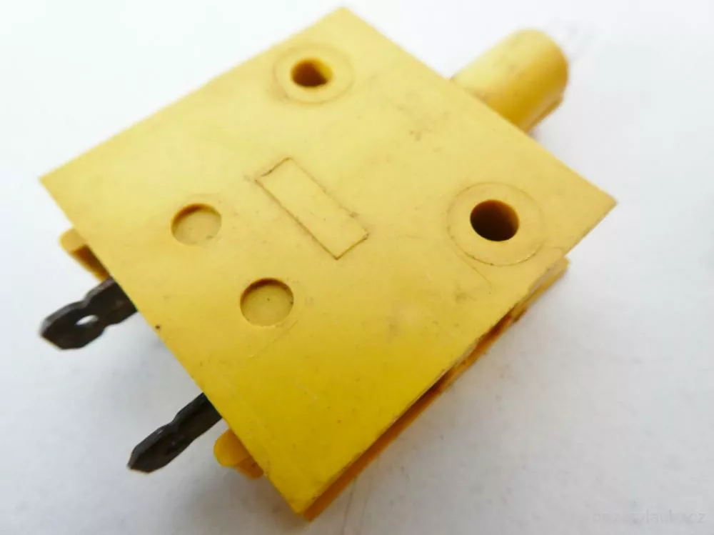 Osvětlení 3 ks s 13-ti náhradními žárovkami 