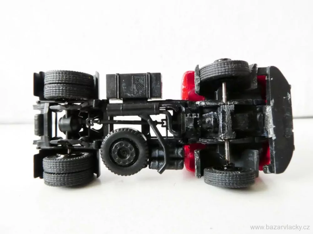 H0 Nákladní automobil TAHAČ