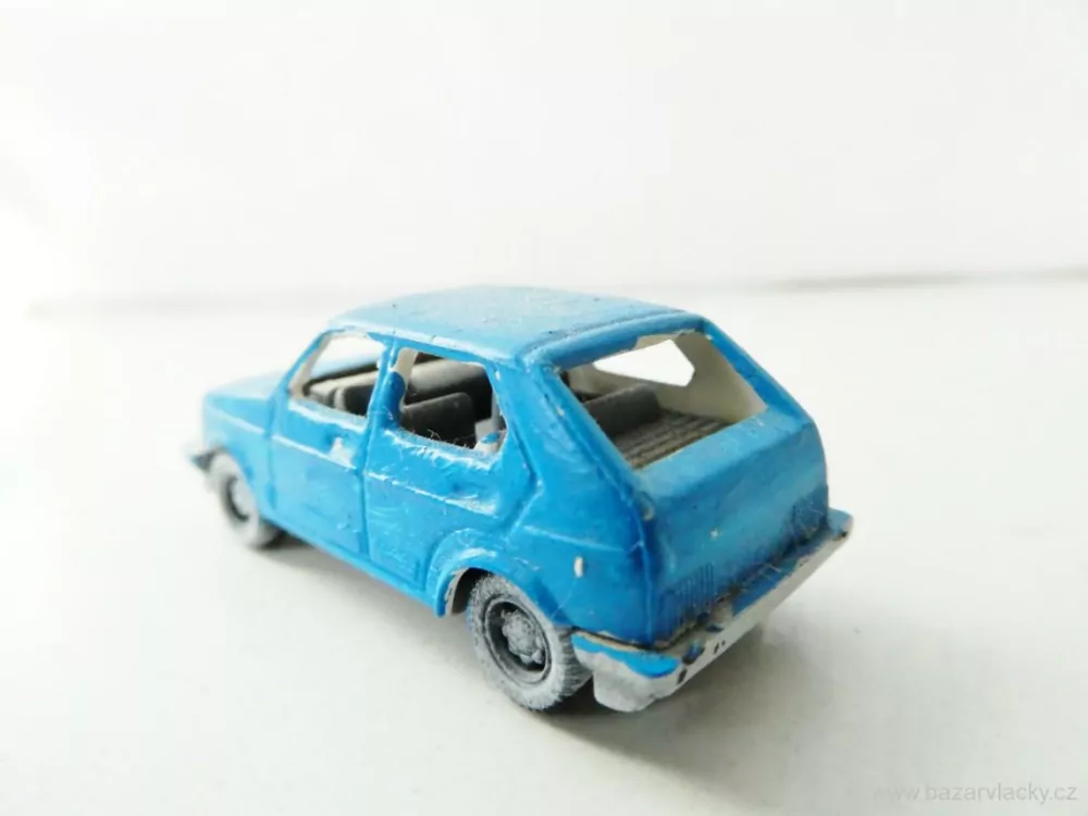 H0 Osobní automobil GOLF LS