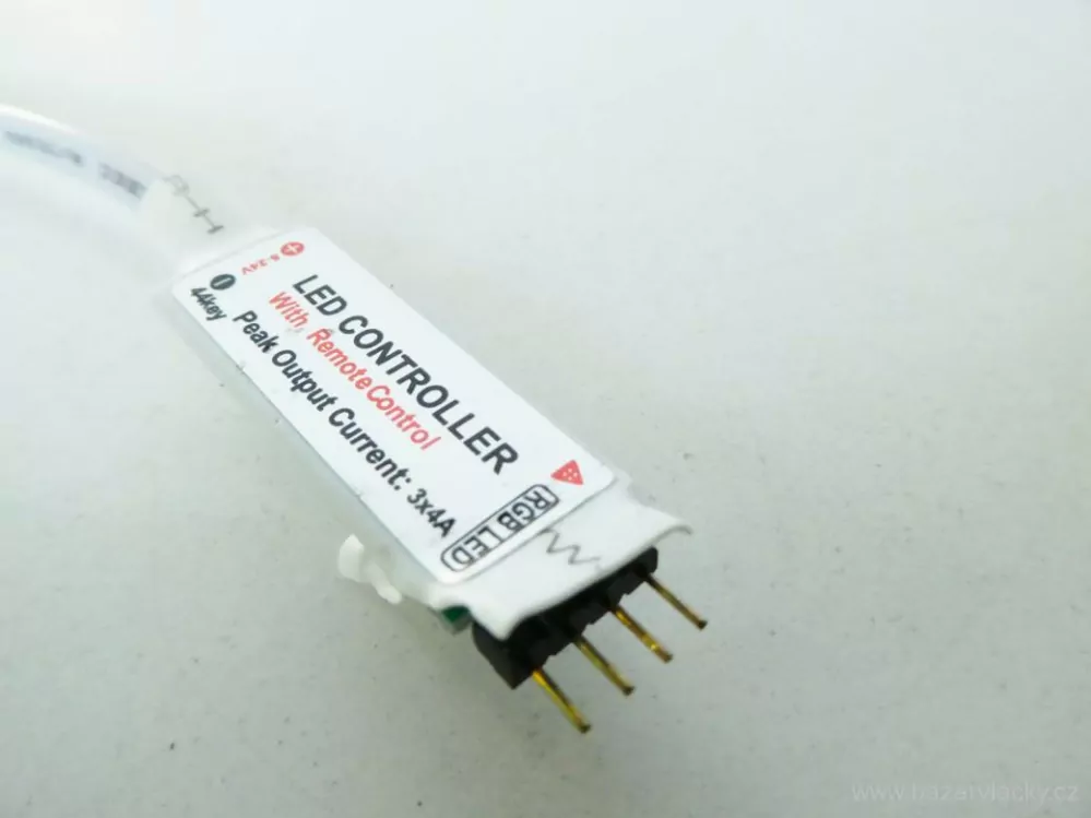 Konektor k RGB mini RF ovladači na osvětlení LED